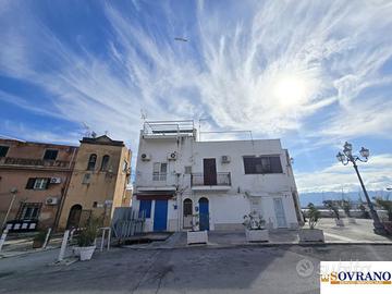 TONNARA DELL'ARENELLA: PALAZZINA FRONTE