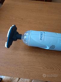 pulitore per piscina 