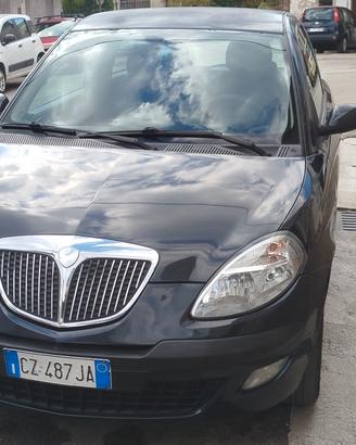 Lancia Y oro 1.3 MJ  anno 2005