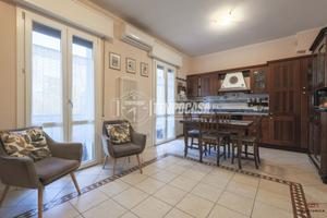 QP1 LUMINOSO TRILOCALE IN CENTRO AD ANZOLA