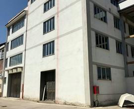 Capannone a Napoli, via Argine, 6 locali
