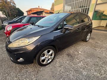 Ford Fiesta 1.4 5 porte Bz.- GPL Titanium