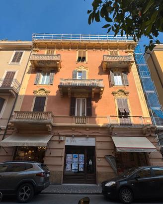 ALASSIO, MAGNIFICO TRILOCALE PALAZZO D'EPOCA