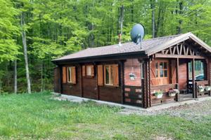 Chalet in legno a SCHIA, recente e arredato