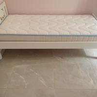 letto completo di materasso e libreria bambini