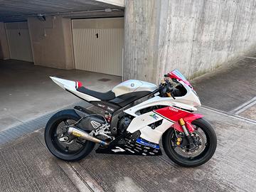 Yamaha R6