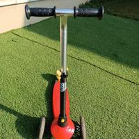 Monopattino a 3 ruote