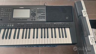 Tastiera Arranger YAMAHA PSR SX  700 