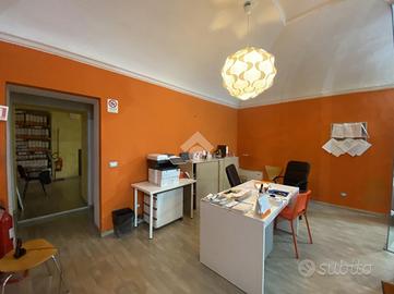 NEGOZIO A CASTIGLIONE DELLE STIVIERE