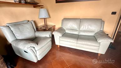 Divano con poltrona,