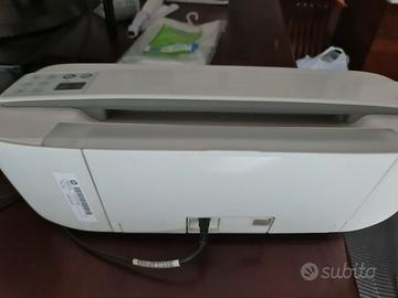 Stampante HP Deskjet 3720 wifi  e anche scanner