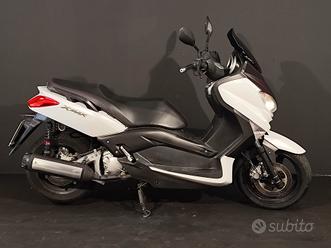 Yamaha X-Max 250 usata in vendita in Lombardia