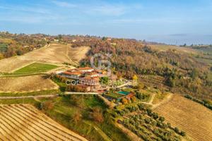 Villa di 2700 m² con più di 5 locali e box auto do