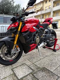 Ducati streetfighter v4s