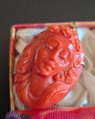Cameo vintage corallo rosso mediterraneo e oro