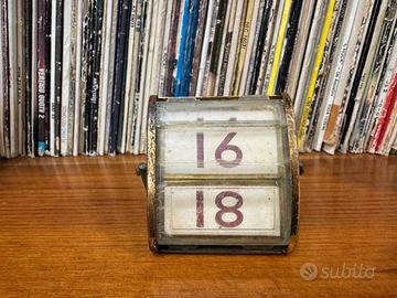 Calendario perpetuo vintage a rulli