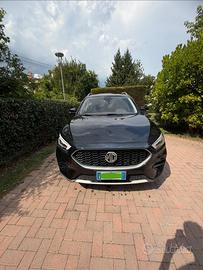 auto MG ZS nera