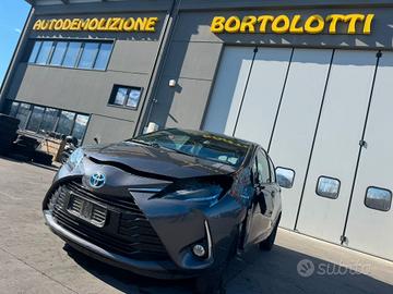 TOYOTA YARIS per ricambi usati 1NZ