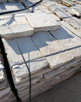 Basola vissuta di pietra di recupero