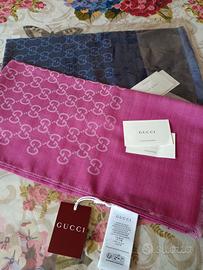 foulard lana e seta Gucci.