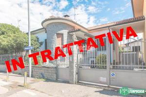 VILLETTA CON GIARDINO E BOX