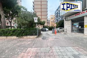 Posto auto Via Medaglie D'Oro