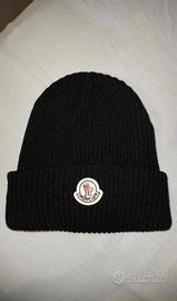 Cappello di lana nero