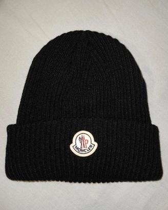 Cappello di lana nero