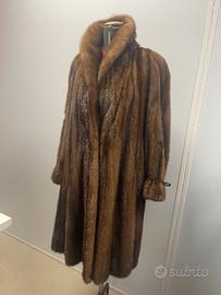 Splendida Pelliccia di Visone – Pari al Nuovo