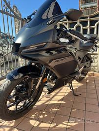 Yamaha R3 2025 Akrapovič