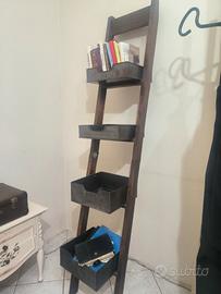libreria in legno e peltro 