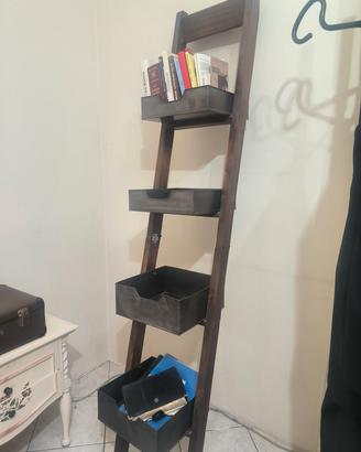 libreria in legno e peltro 