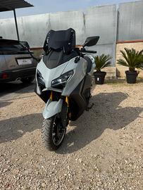 Yamaha Tmax 560 tech max