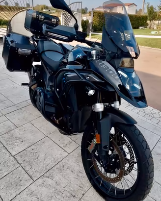BMW   R1300 GS