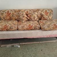 2 divani letto da 1 piazza e 2 poltrone