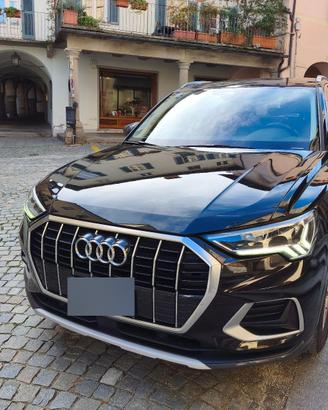AUDI Q3 35 TFSI Business