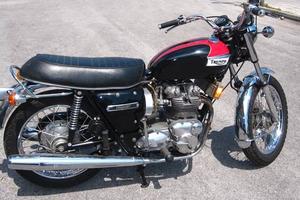 TRIUMPH T160 TRIDENT 1974