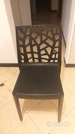 2 sedie nere in polipropilene