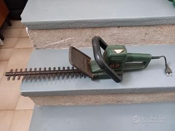 Tagliasiepi Black & Decker GT221 elettrico