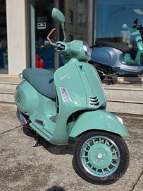 Piaggio Vespa 310 GTS 80' anniversario