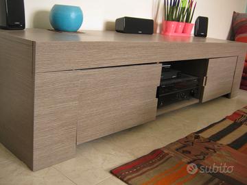 Set 4 mobili di soggiorno color rovere.