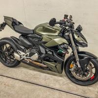 Ducati Streetfighter v2
