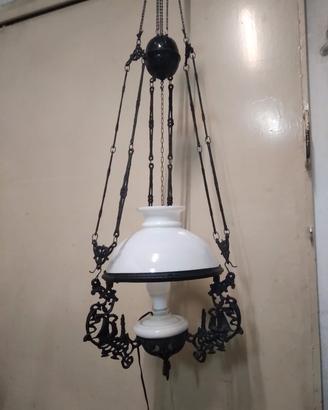LAMPADARIO VINTAGE IN METALLO E OPALINA