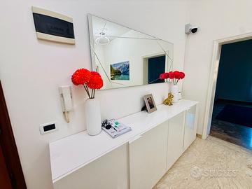 Ampio appartamento con 3 camere, 2 bagni e garage