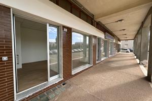 Carbonia posizione centralissim affitta e vende