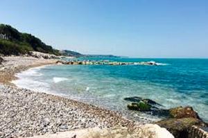 Casa vacanza incastonata tra mare e monti
