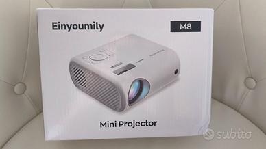 Videoproiettore con telo