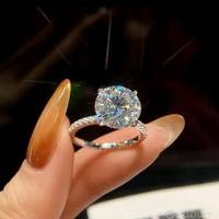 Anello con moissanite 5 CT