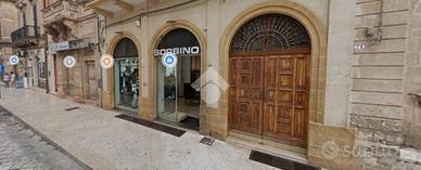 3 LOCALI A FRANCAVILLA FONTANA