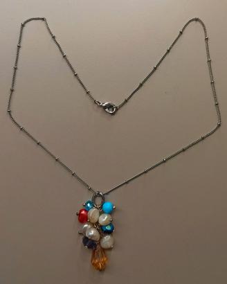 Collana con ciondolo pietre